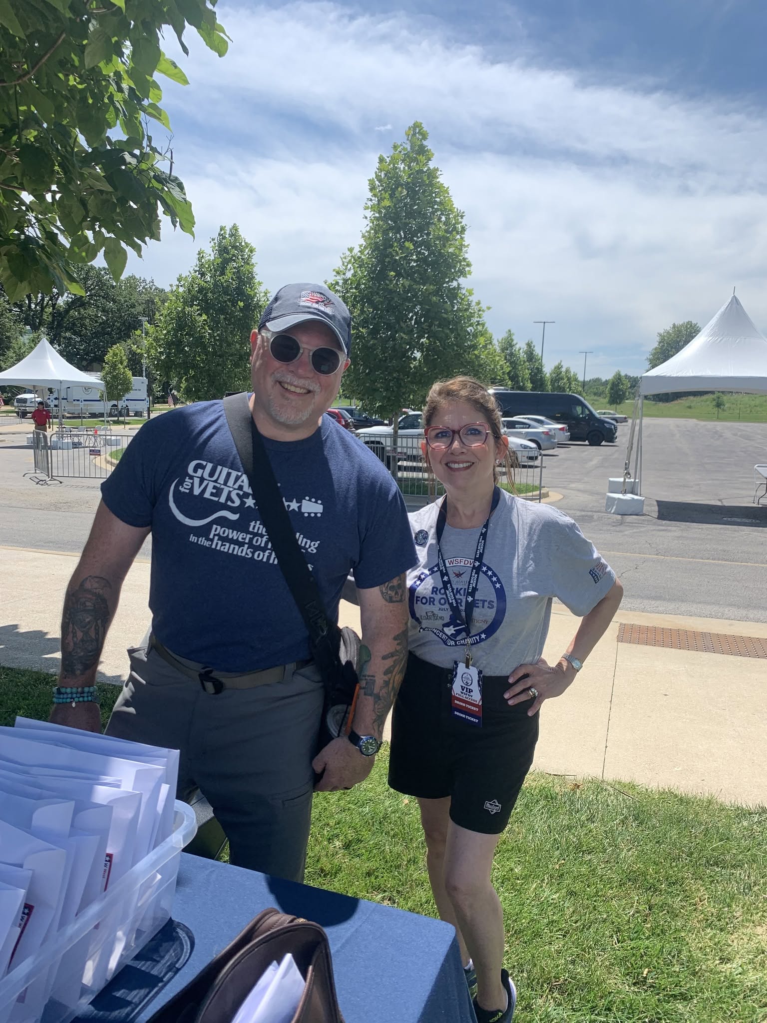 Guitars for Vets man with WSFDV woman